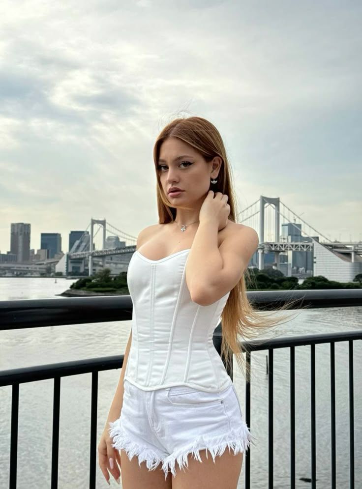 Ебут раком в чулках